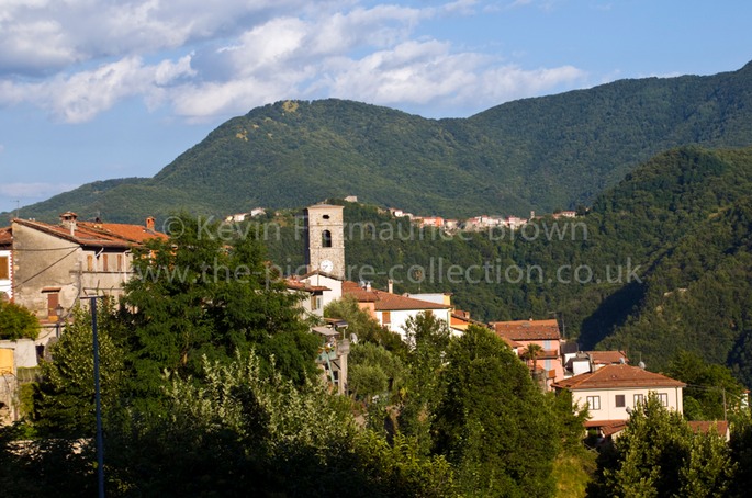 HIGH IN THE TUSCAN MOUNTAINS THE VILLAGE OF VERGEMOLI